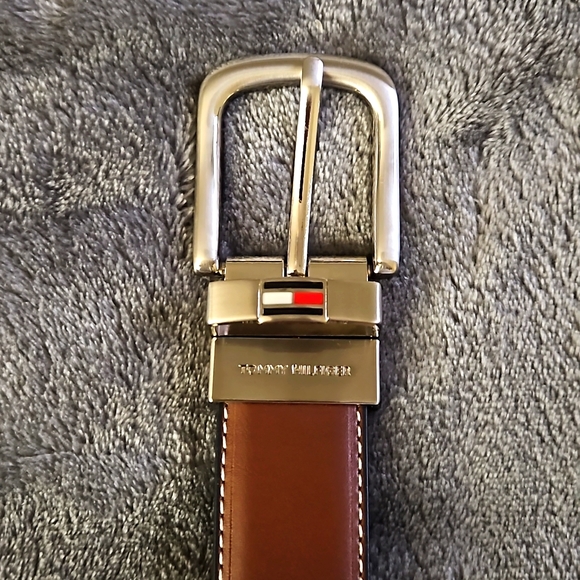 Tommy Hilfiger Mens Reversible Belt (Black & Brown)BRAND NEW w/ Tags - Picture 1 of 4